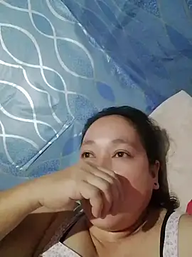 Snapshot of May_Bombs chatting on 1, 4, 2026 May Bombs online show from 1, 4, 2026