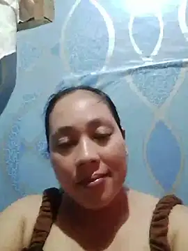 Snapshot of May_Bombs chatting on 4, 4, 2026 May Bombs online show from 4, 4, 2026