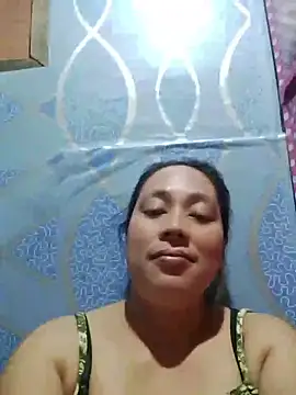 Snapshot of May_Bombs chatting on 4, 4, 2026 May Bombs online show from 4, 4, 2026