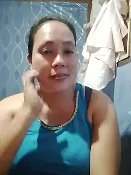 Snapshot of May_Bombs chatting on 11, 4, 2026 May Bombs online show from 11, 4, 2026