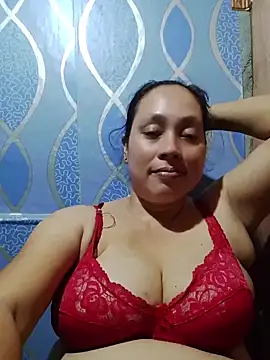 Snapshot of May_Bombs chatting on 12, 4, 2026 May Bombs online show from 12, 4, 2026