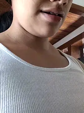 Snapshot of Julieta_Parker chatting on 22, 2, 2026 Julieta Parker online show from 22, 2, 2026