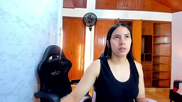 Snapshot of Emily_and_Soffy chatting on 17, 2, 2026 Emily and Soffy online show from 17, 2, 2026