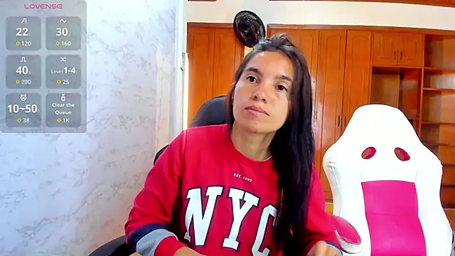 Snapshot of Emily_and_Soffy chatting on 23, 2, 2026 Emily and Soffy online show from 23, 2, 2026