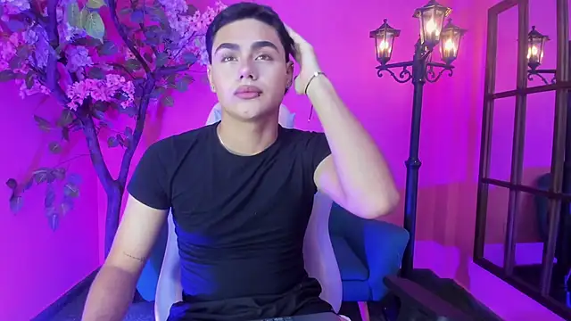 FemNoa online show from 9, 2, 2026