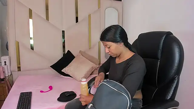 Vaneline2 online show from 2, 4, 2026