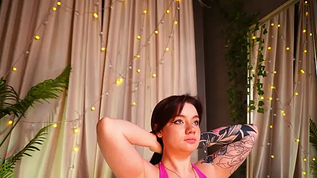 Snapshot of SinfulMoves chatting on 9, 2, 2026 SinfulMoves online show from 9, 2, 2026