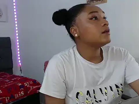 Snapshot of latin_riahnna_jp chatting on 3, 3, 2026 latin riahnna jp online show from 3, 3, 2026