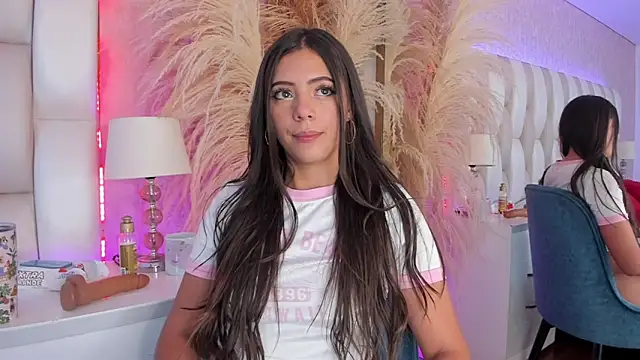 Snapshot of Sophi_rae chatting on 21, 4, 2026 Sophi rae online show from 21, 4, 2026