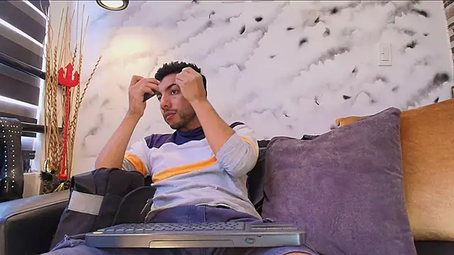 Snapshot of Max_Hornye chatting on 23, 2, 2026 Max Hornye online show from 23, 2, 2026