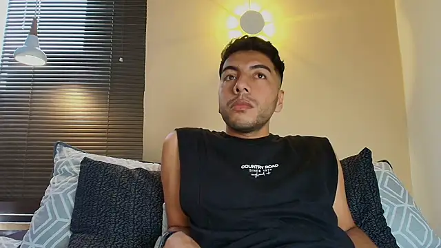 Snapshot of Max_Hornye chatting on 25, 2, 2026 Max Hornye online show from 25, 2, 2026