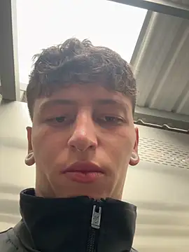 Snapshot of ARON_LUXX chatting on 29, 3, 2026 ARON LUXX online show from 29, 3, 2026