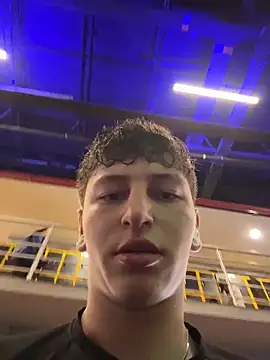 Snapshot of ARON_LUXX chatting on 14, 4, 2026 ARON LUXX online show from 14, 4, 2026