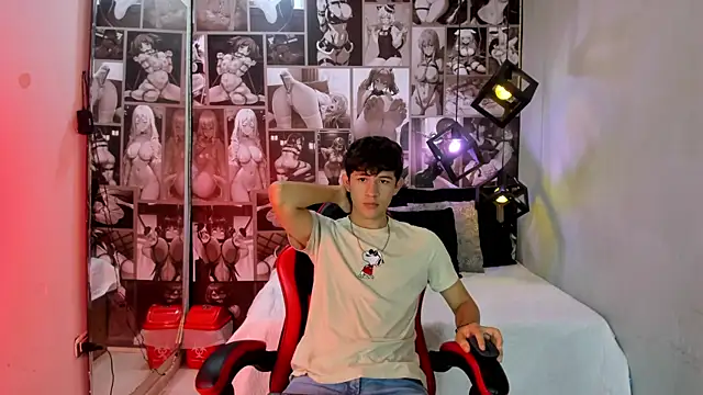 Snapshot of Christian_Foxx chatting on 18, 4, 2026 Christian Foxx online show from 18, 4, 2026