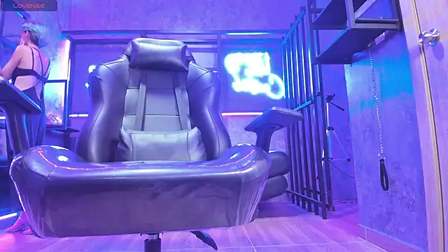 MiistressBlu online show from 10, 2, 2026