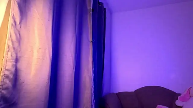 Snapshot of Chinicr18 chatting on 15, 4, 2026 Chinicr18 online show from 15, 4, 2026