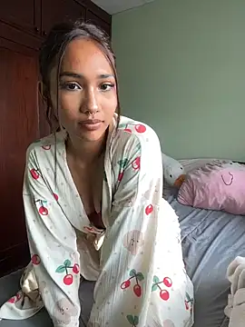 Snapshot of lyla_luv chatting on 6, 2, 2026 lyla luv online show from 6, 2, 2026