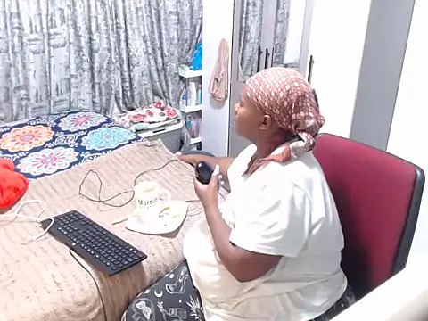 Snapshot of MissConniexxx chatting on 7, 5, 2026 MissConniexxx online show from 7, 5, 2026