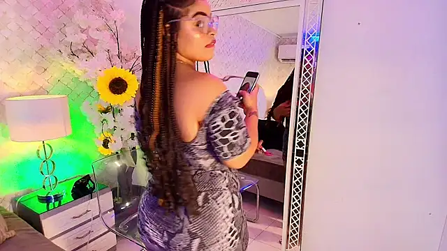 YazminJenner online show from 14, 7, 2026