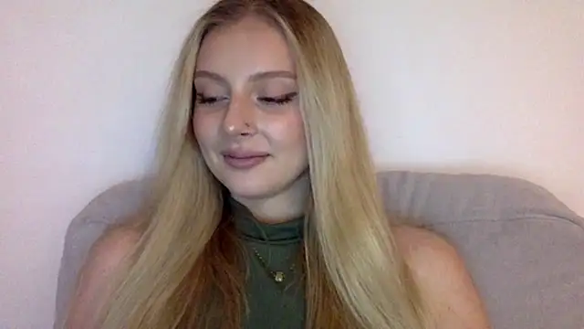 Snapshot of MayaWetDream chatting on 10, 2, 2026 MayaWetDream online show from 10, 2, 2026