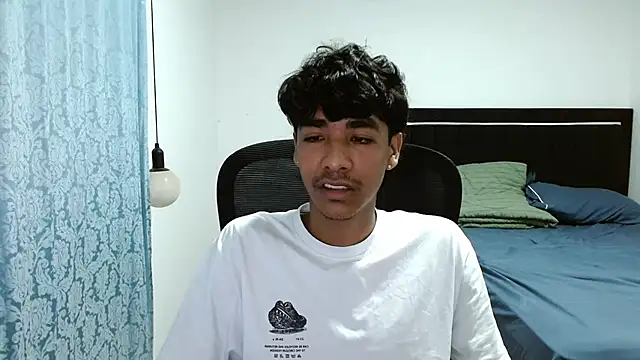 Pedestal diamant online show from 11, 3, 2026