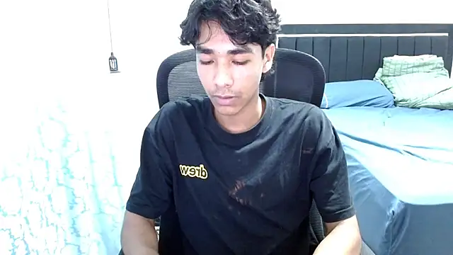 Pedestal diamant online show from 18, 3, 2026