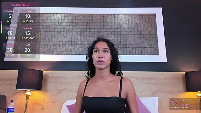 Chloee  Adams online show from 25, 5, 2026