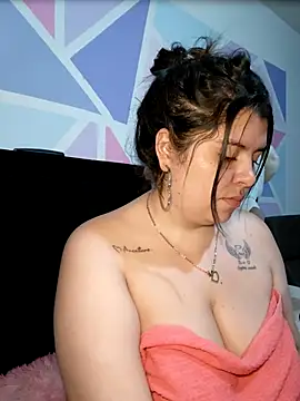 Snapshot of Thalia_xx chatting on 28, 2, 2026 Thalia xx online show from 28, 2, 2026