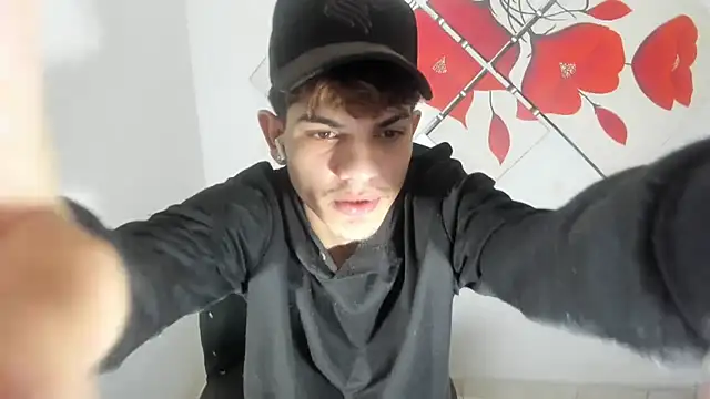 Snapshot of Jesshot_bigcock20cm chatting on 2, 4, 2026 Jesshot bigcock20cm online show from 2, 4, 2026