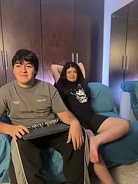 Snapshot of EmilyAndAndrew chatting on 15, 2, 2026 EmilyAndAndrew online show from 15, 2, 2026