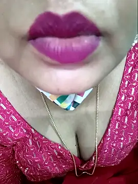 Snapshot of Tamilkannadacouple chatting on 29, 4, 2026 Tamilkannadacouple online show from 29, 4, 2026