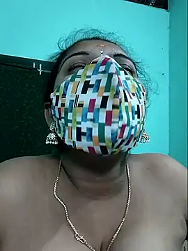Snapshot of Tamilkannadacouple chatting on 4, 5, 2026 Tamilkannadacouple online show from 4, 5, 2026