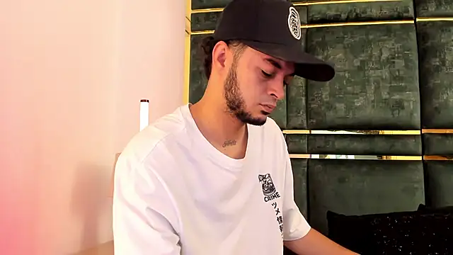 GaelyCoral online show from 6, 4, 2026