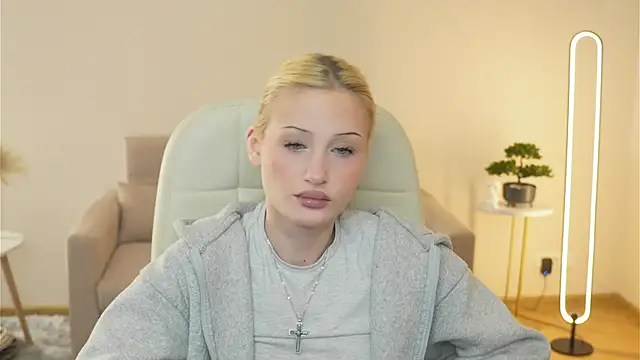 LolaStusse online show from 11, 2, 2026