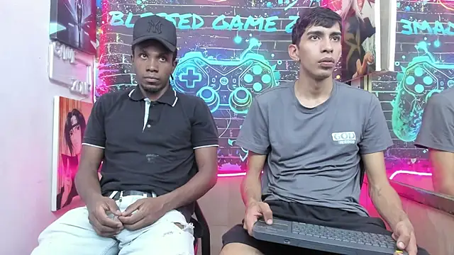 Jeanpieroo26 online show from 11, 4, 2026