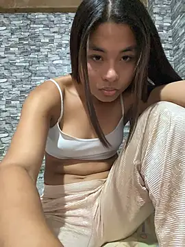 Snapshot of Romie_rous chatting on 18, 5, 2026 Romie rous online show from 18, 5, 2026