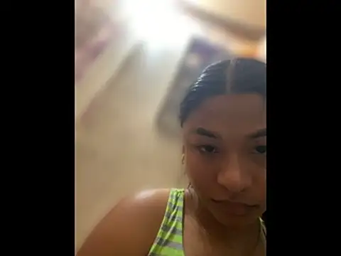Snapshot of Romie_rous chatting on 19, 6, 2026 Romie rous online show from 19, 6, 2026