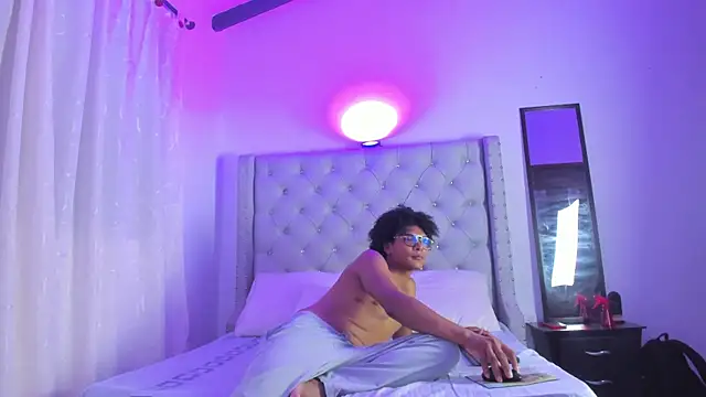 LatinoDark online show from 11, 2, 2026