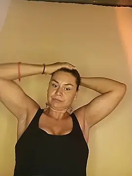 Snapshot of Milf_Luna_ chatting on 18, 4, 2026 Milf Luna online show from 18, 4, 2026