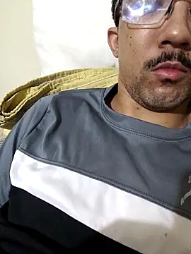 Snapshot of MOREN044 chatting on 6, 2, 2026 MOREN044 online show from 6, 2, 2026