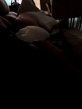 Snapshot of MOREN044 chatting on 5, 4, 2026 MOREN044 online show from 5, 4, 2026