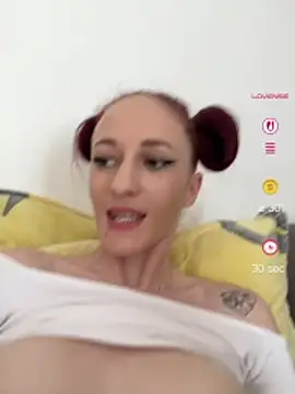 Snapshot of Roxyfoxyyy chatting on 3, 7, 2026 Roxyfoxyyy online show from 3, 7, 2026