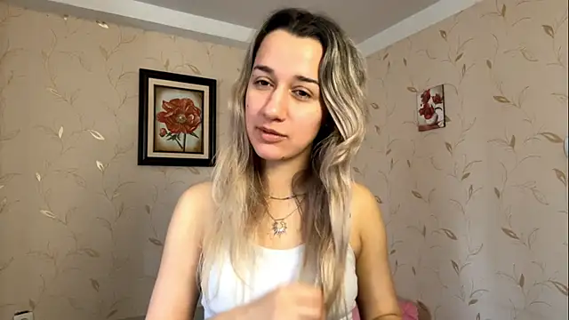 Snapshot of MaryBennetts chatting on 9, 2, 2026 MaryBennetts online show from 9, 2, 2026