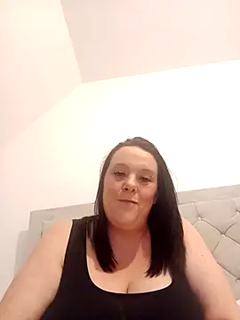 Snapshot of louisa36 chatting on 24, 2, 2026 louisa36 online show from 24, 2, 2026