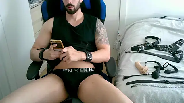 Snapshot of Sub-Titan chatting on 21, 5, 2026 Sub-Titan online show from 21, 5, 2026