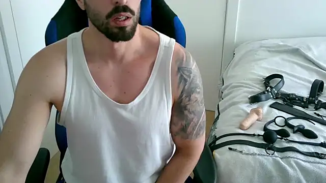 Snapshot of Sub-Titan chatting on 1, 6, 2026 Sub-Titan online show from 1, 6, 2026