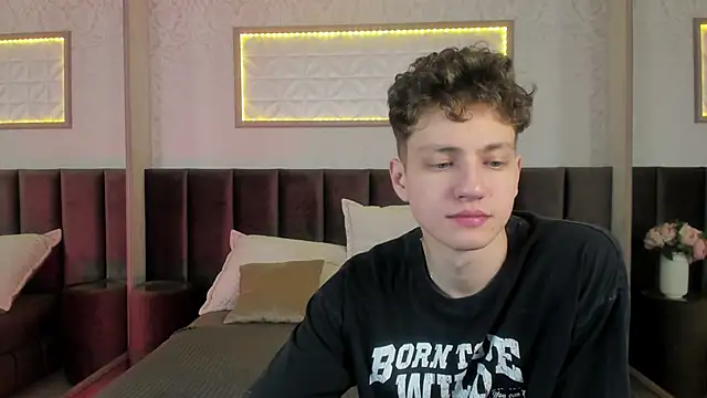 Snapshot of StefanBev chatting on 7, 3, 2026 StefanBev online show from 7, 3, 2026