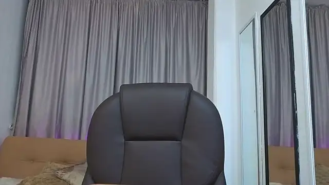 Mia Naive online show from 27, 3, 2026