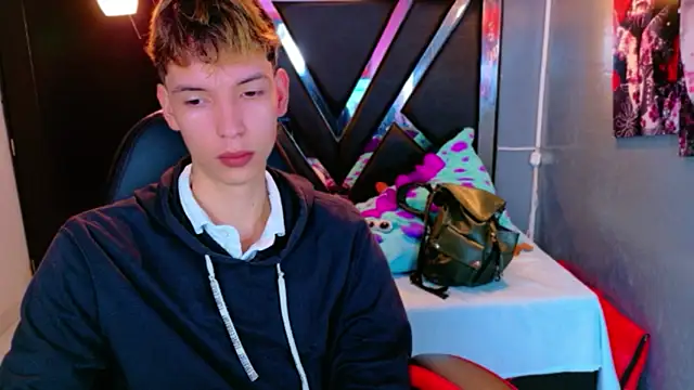 Snapshot of Liam_Green1 chatting on 23, 2, 2026 Liam Green1 online show from 23, 2, 2026