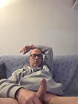 pareja47 online show from 23, 2, 2026